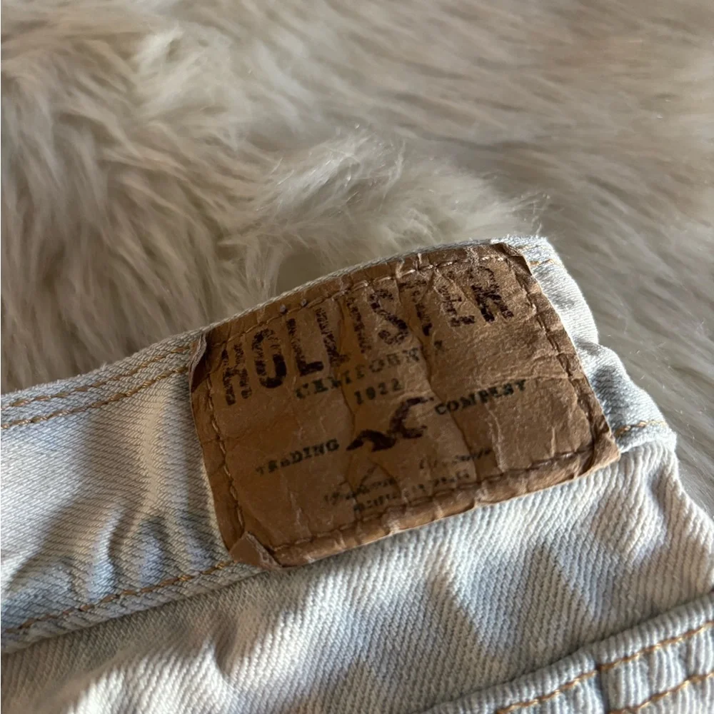 Hollister Women's Faded Blue Jean Shorts - Picture 8 of 10